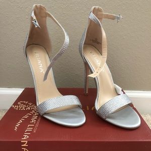 Liliana “Lavaza-1” silver heels size 6